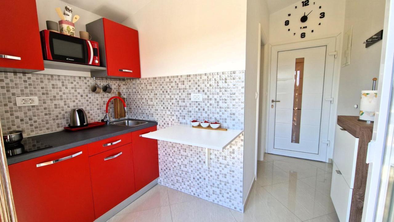 Apartments Pinezic Skrbčići Екстериор снимка