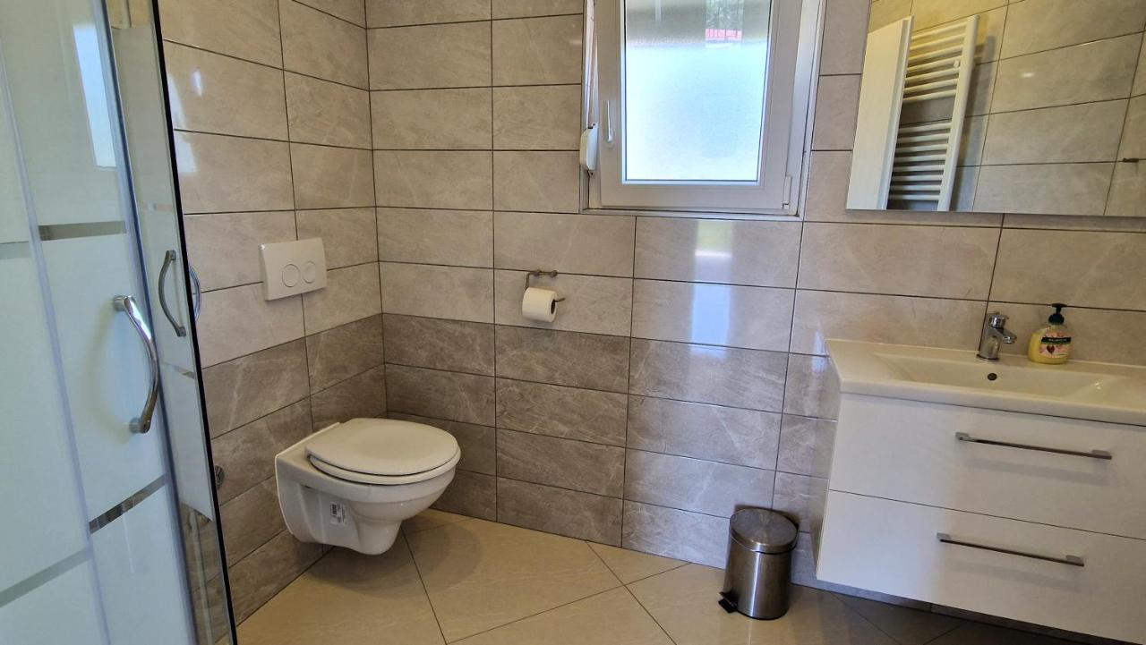Apartments Pinezic Skrbčići Екстериор снимка
