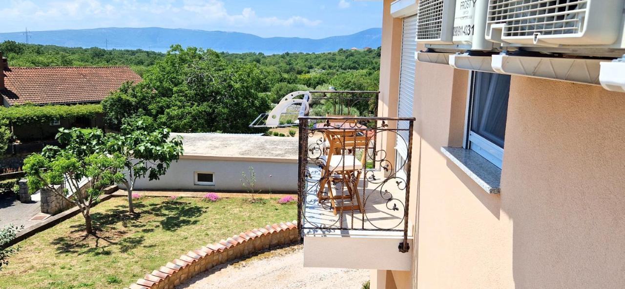 Apartments Pinezic Skrbčići Екстериор снимка