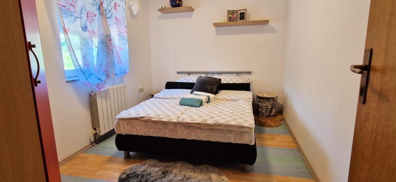 Apartments Pinezic Skrbčići Екстериор снимка
