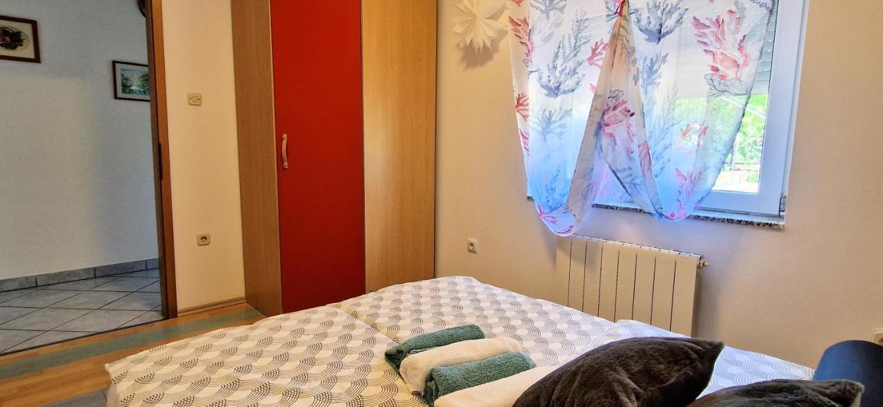 Apartments Pinezic Skrbčići Екстериор снимка