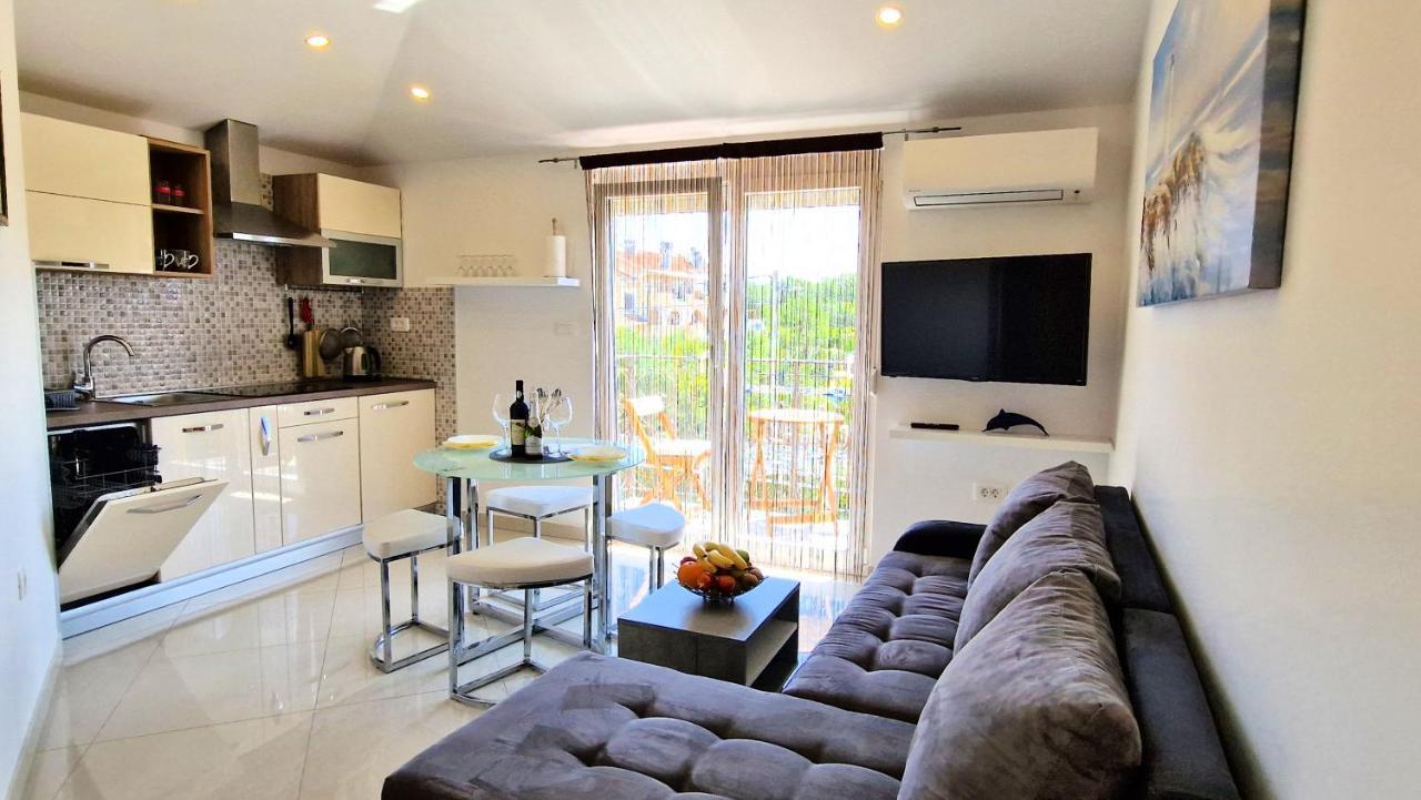 Apartments Pinezic Skrbčići Екстериор снимка