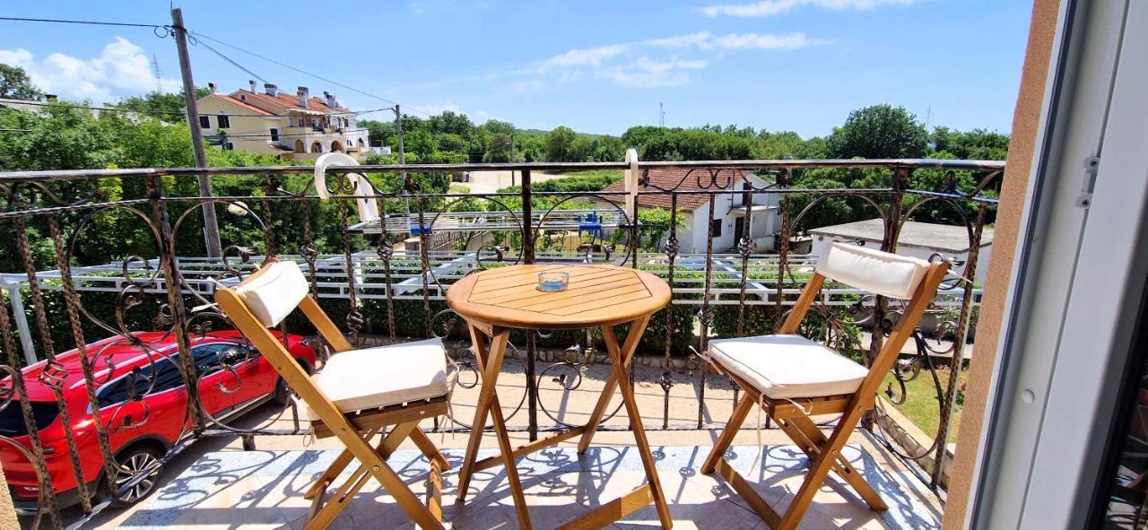 Apartments Pinezic Skrbčići Екстериор снимка