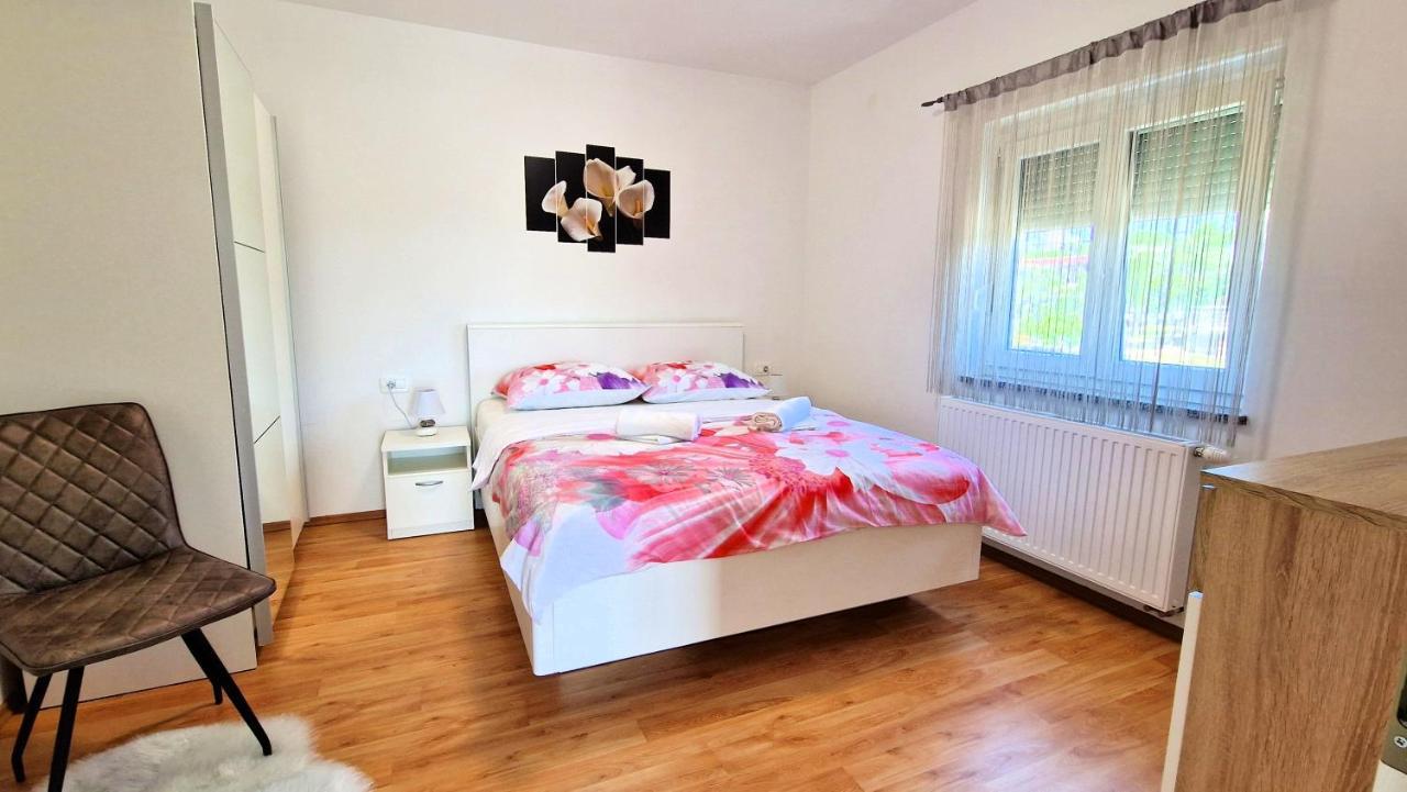 Apartments Pinezic Skrbčići Екстериор снимка