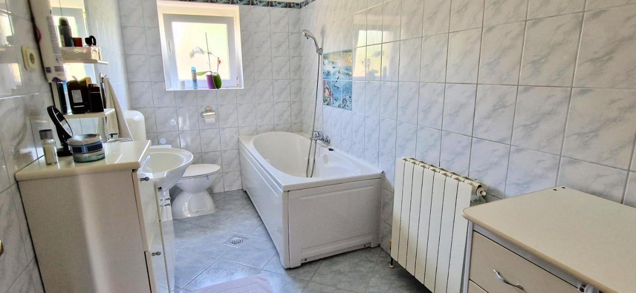 Apartments Pinezic Skrbčići Екстериор снимка
