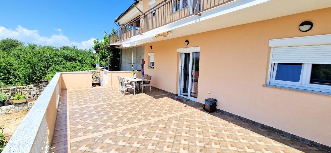 Apartments Pinezic Skrbčići Екстериор снимка