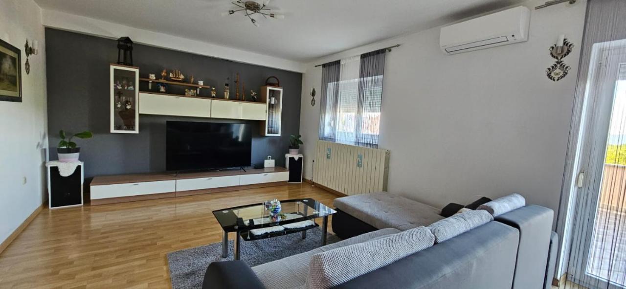 Apartments Pinezic Skrbčići Екстериор снимка